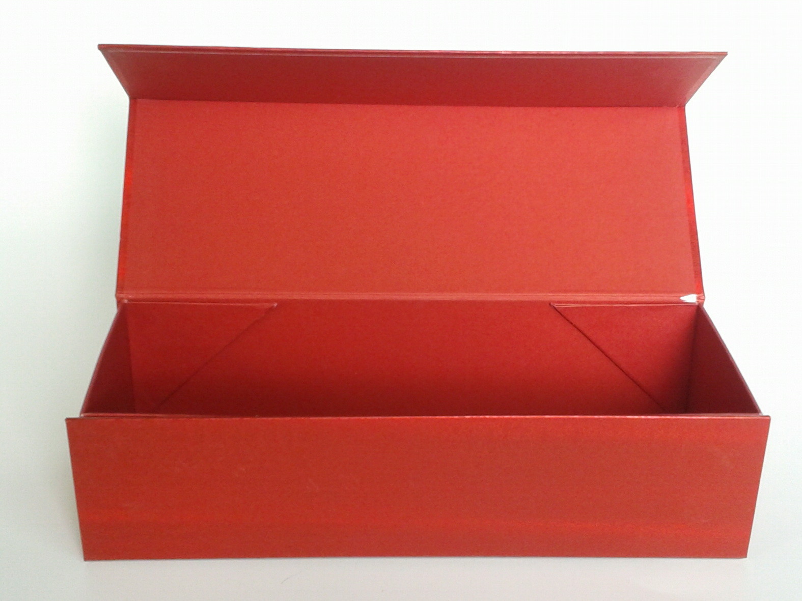 Rigid Luxury red color folding Gift Boxes foldable closure paper