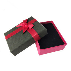 Custom Cardboard Lid Cosmetic Packaging Boxes Recycled Materials