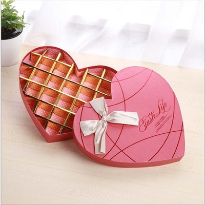 Luxury Heart Shaped Boxes Chocolate Explosion Gift Box With Dividers